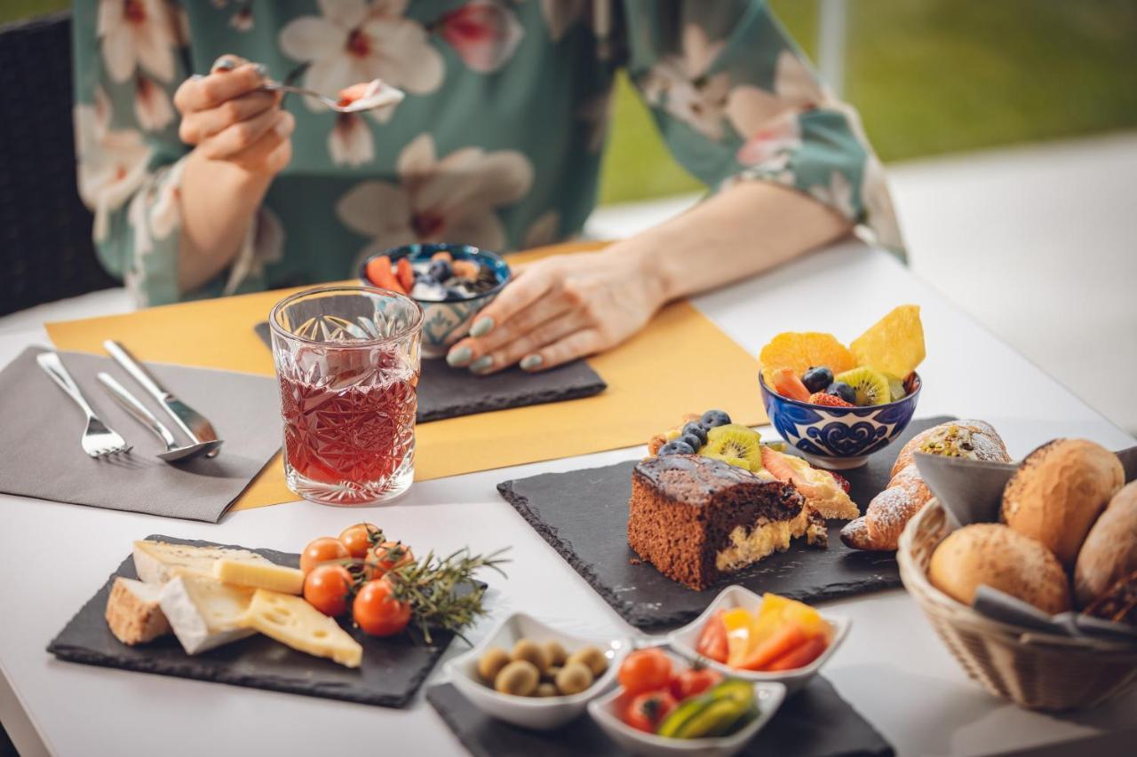 Hotel Villa Alberta ナーゴ エクステリア 写真